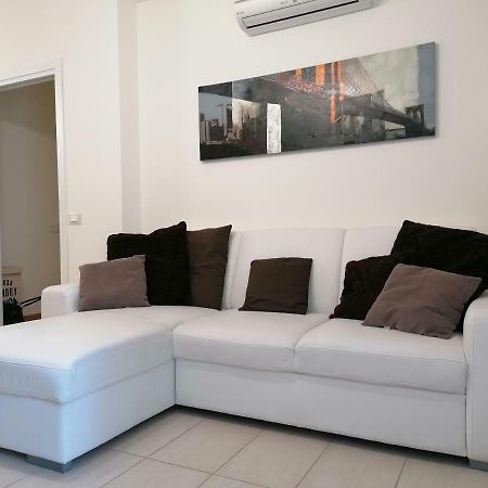 Appartamento Elegante Nuovissimo Quartu SantʼElena Exterior foto