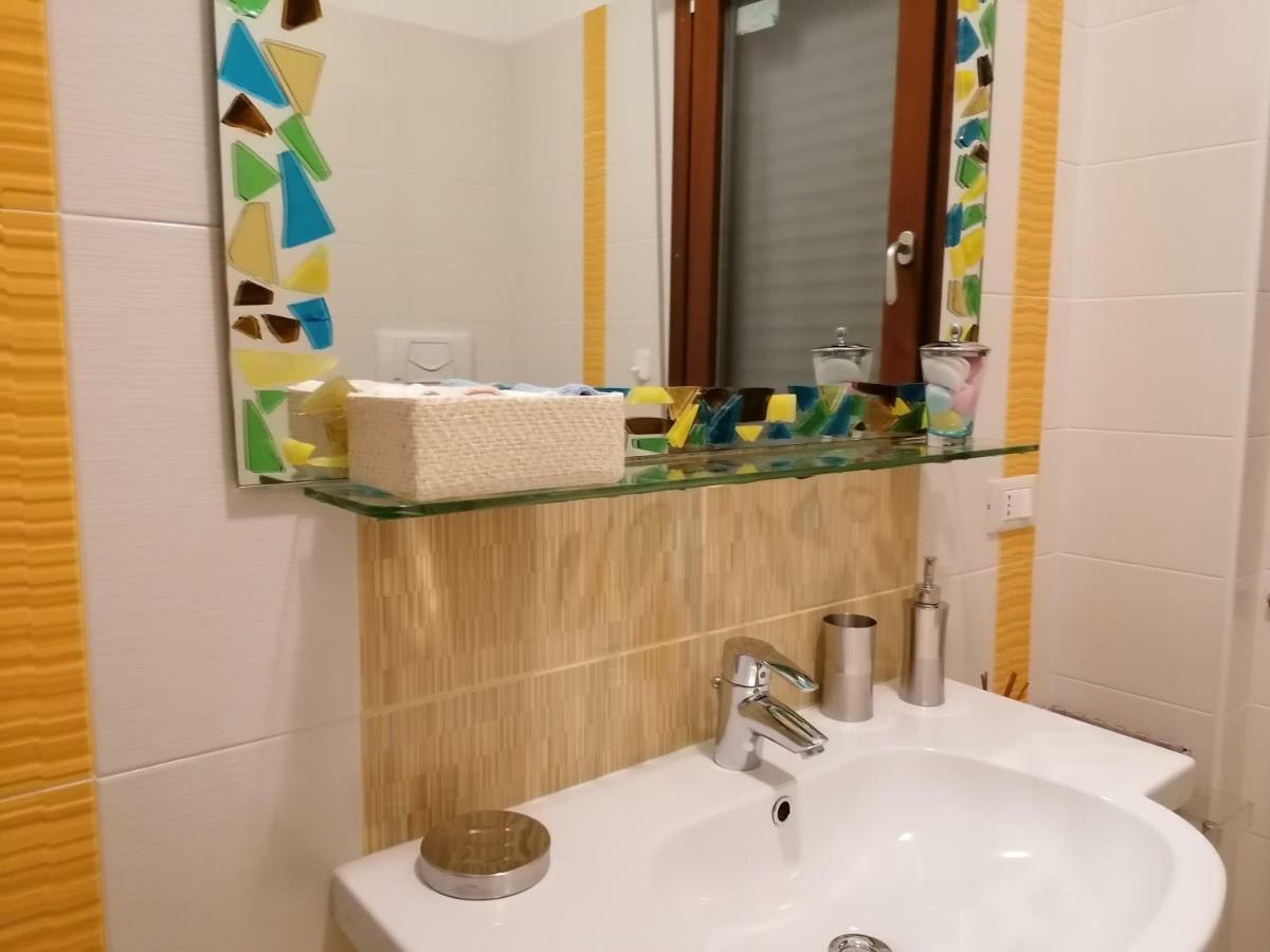 Appartamento Elegante Nuovissimo Quartu SantʼElena Exterior foto